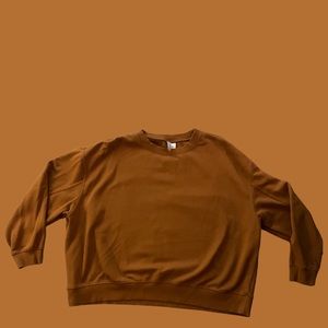 Woman’s copper crew neck